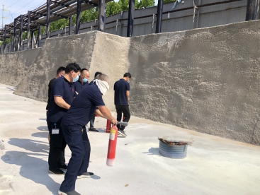 筑牢防火墻，把好安全關(guān)，  ---公司開展消防應(yīng)急演練