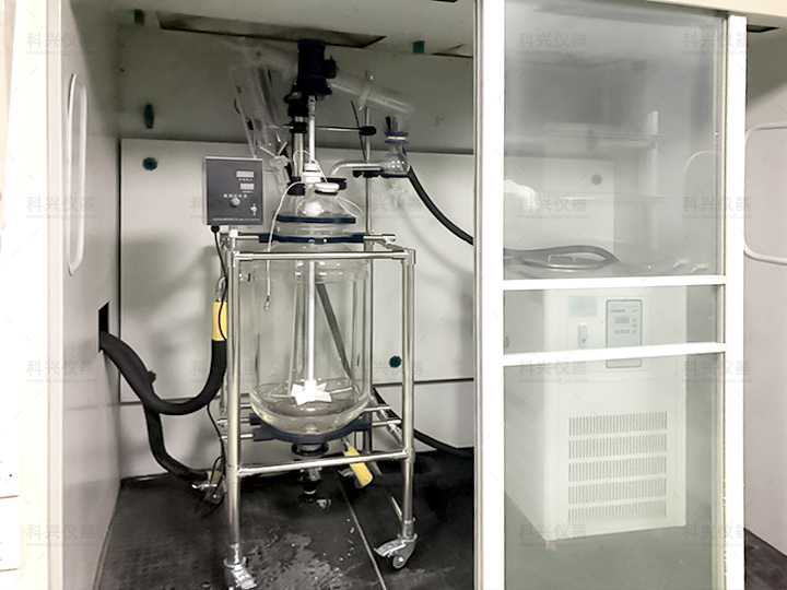 上?？婆d儀器與某公司合作